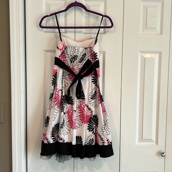 Sundress - Picture 2 of 4